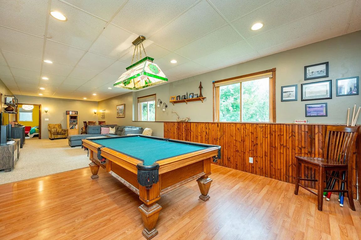 next background image