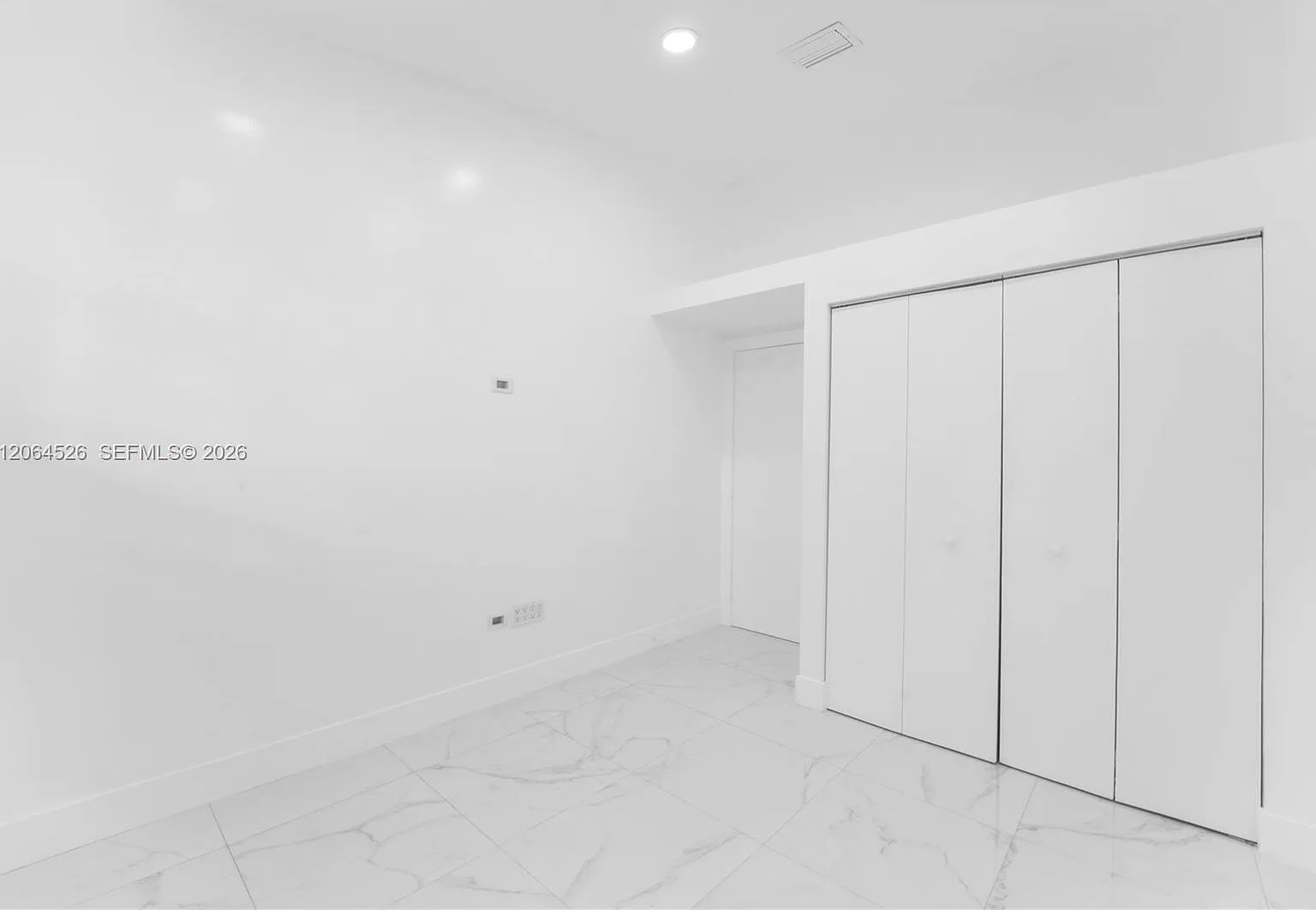 3 bed, 1093 sqft, $3,000 — Photo 3