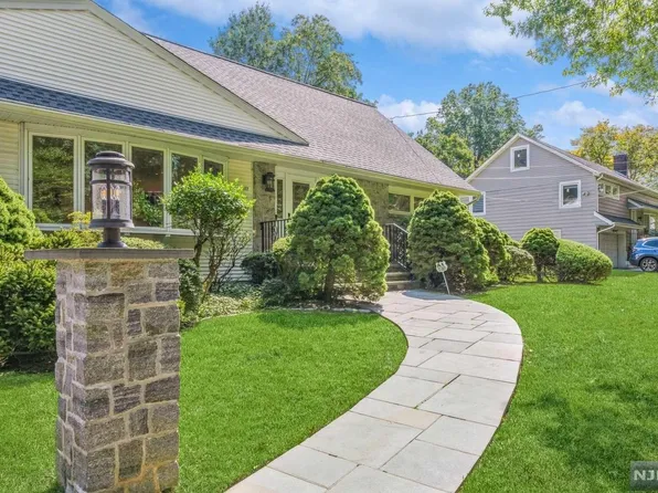 317 Harrison St, Haworth, NJ 07641