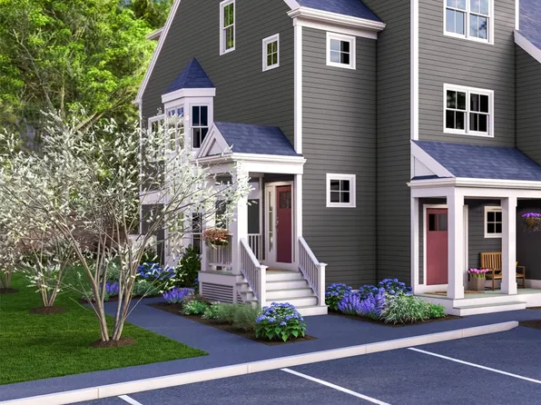 8 Miter Dr #14-2, Plymouth, MA 02360