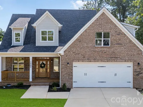 3800 Erskine Woods Dr, Bessemer City, NC 28016