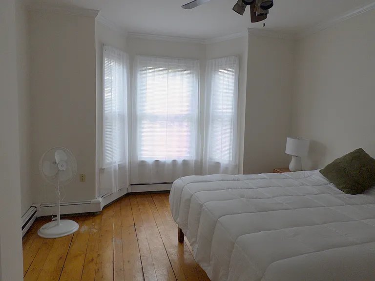 245 W 5th St #2 — Photo 7