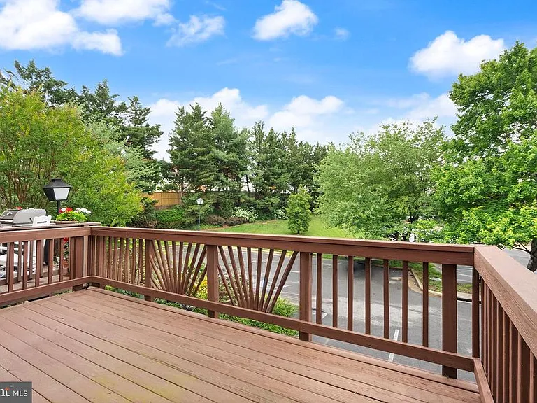 917 Rolfe Pl — Photo 25