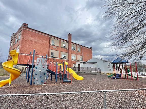 2nd image of 208 Kidd Ave
