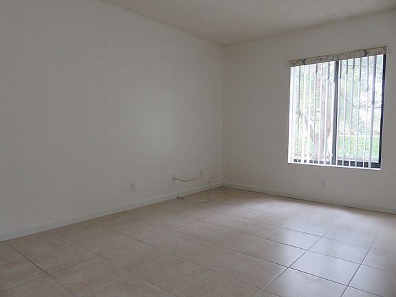 3rd image of 204 Foxtail Dr APT A2