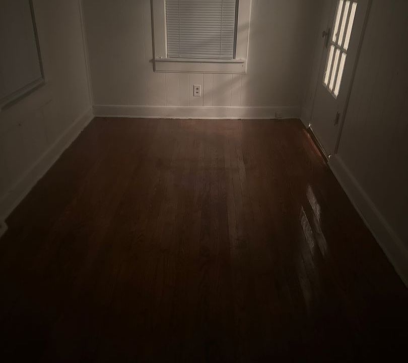 1st image of 129 E Sangamon Ave