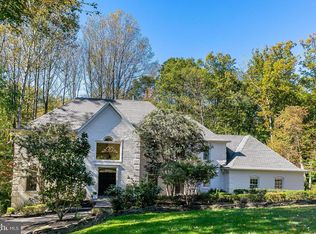 2404 Oakmont Ct, Oakton, VA 22124