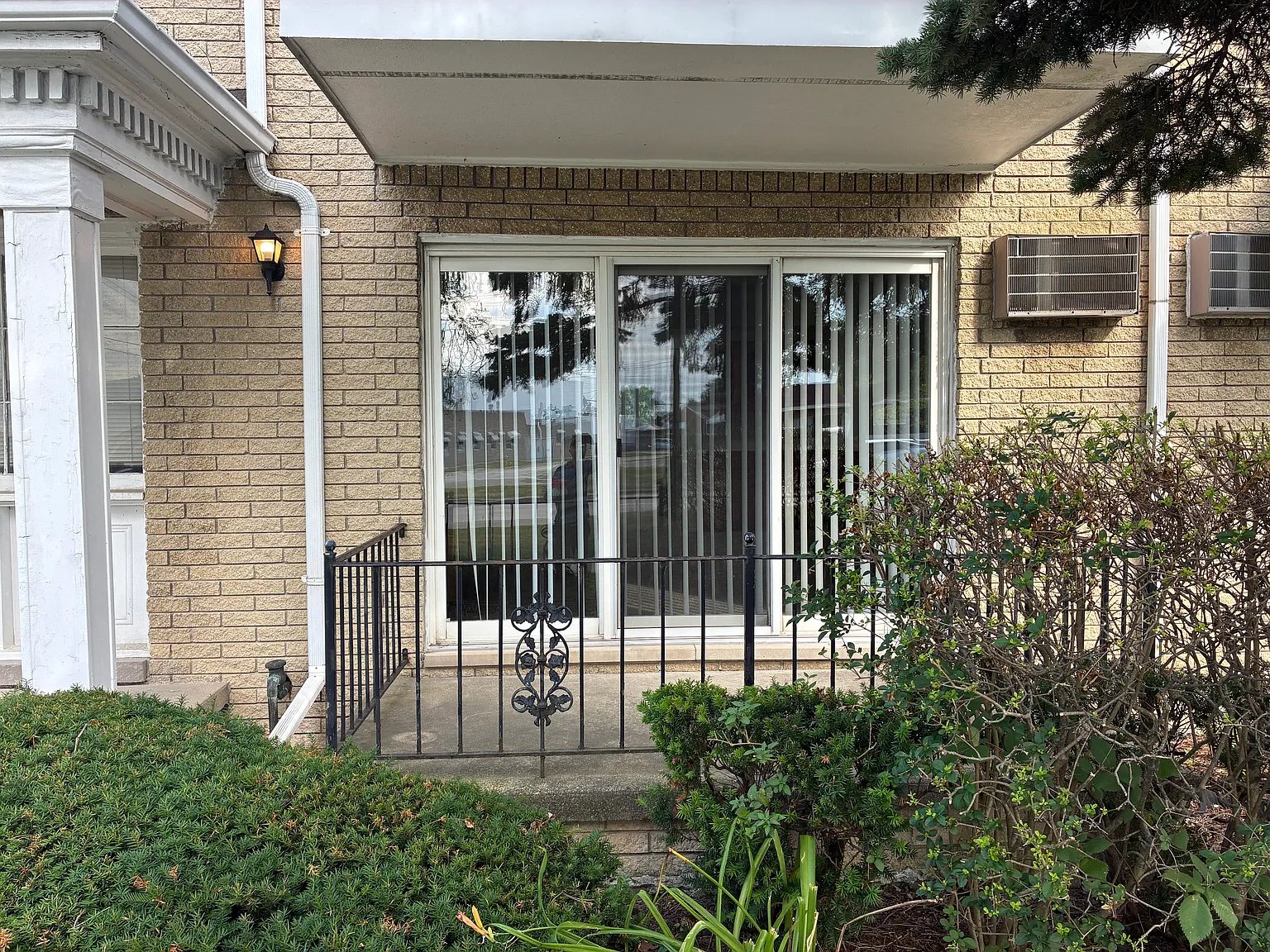 1 bed, $1,100 — Photo 2