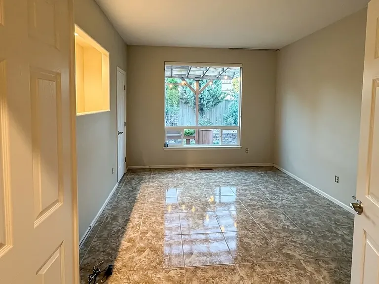 1202 E 100th Pl — Photo 8