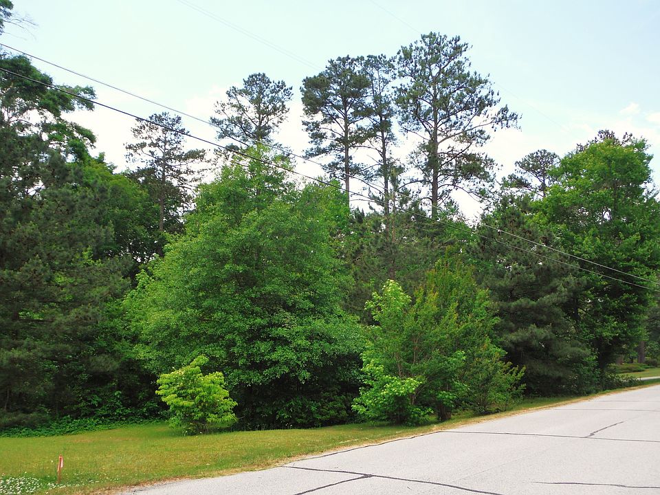 2nd image of 168 Rutledge Rd