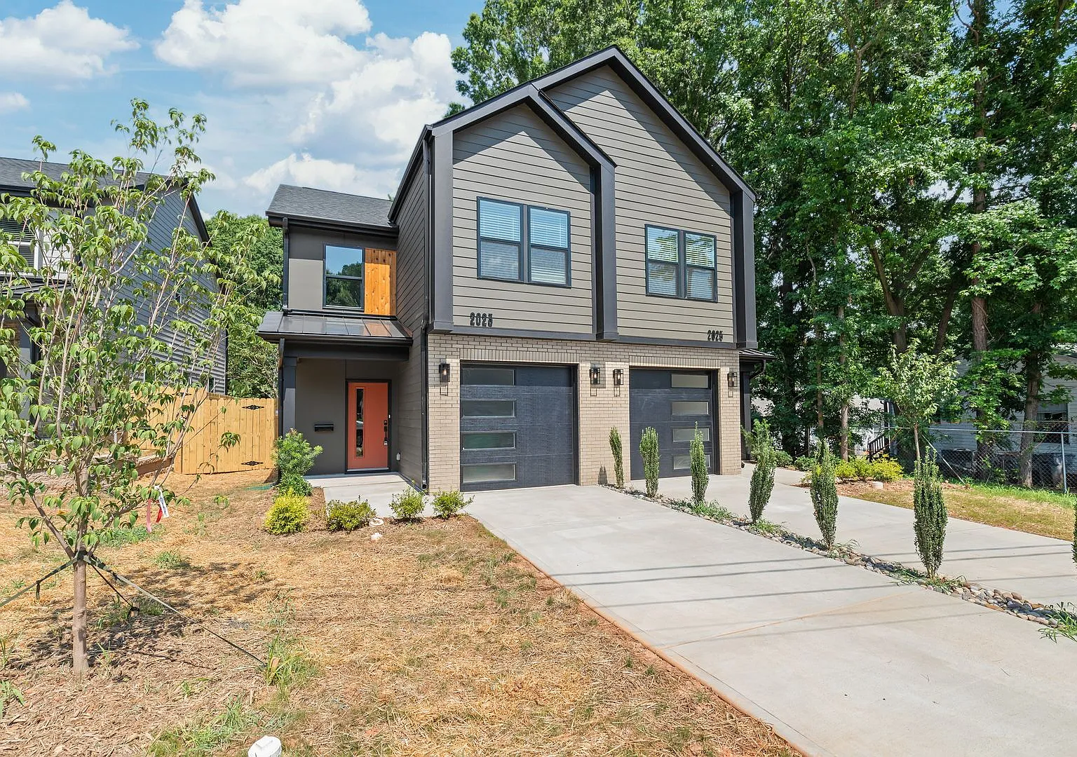 Move-in Ready Modern Townhome!! — Photo 1