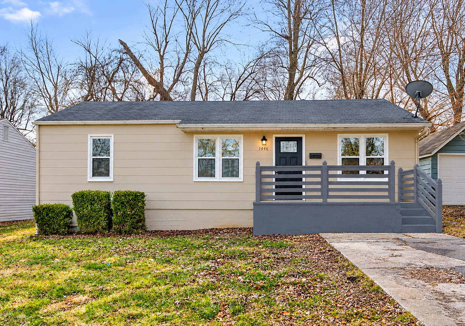 Remodeled 3 Bedroom | 1 Bathroom | Fenced Backyard Home In A Quiet Neighborhood! We Welcome Pets! — Photo 1