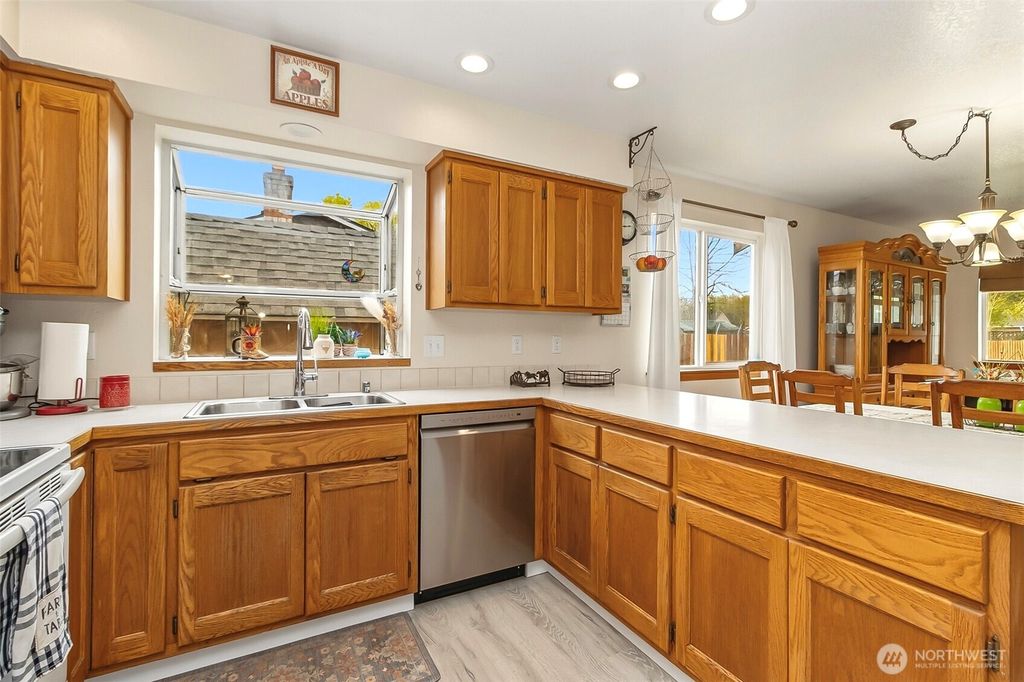 20913 67th Drive NE, Arlington, WA - View 4