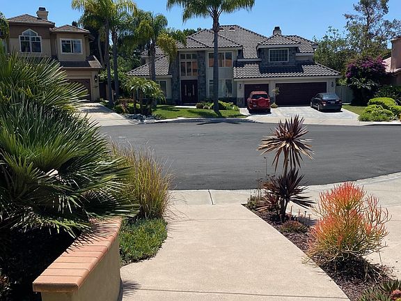 View of cul-de-sac out front door