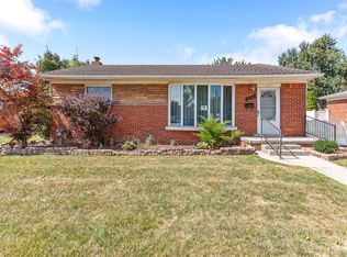 2980 Maxwell St, Trenton, MI 48183