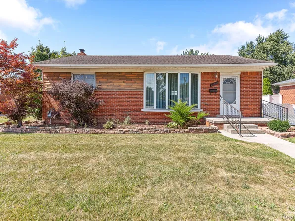 2980 Maxwell St, Trenton, MI 48183