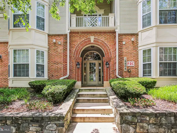 18808 Sparkling Water Dr #16-202, Germantown, MD 20874