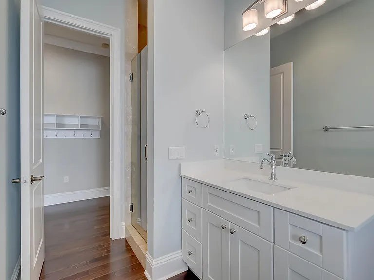 425 NE 11th Ave — Photo 50