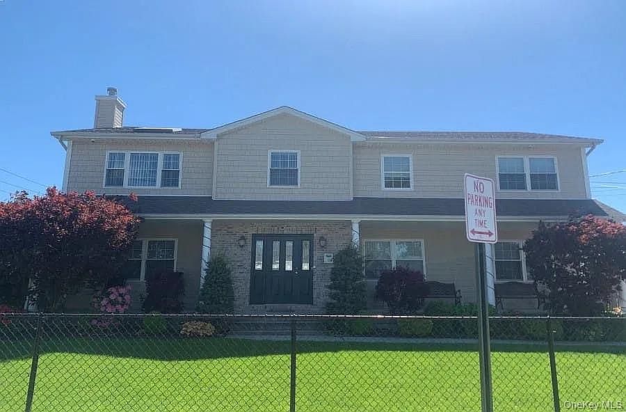 1st image of 154 Woodward Parkway