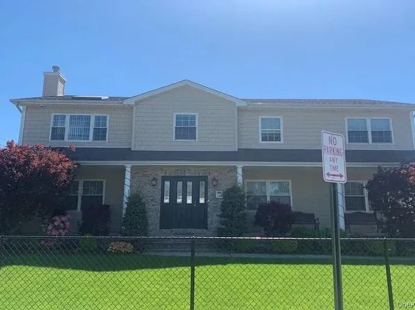 154 Woodward Parkway, Farmingdale, NY 11735