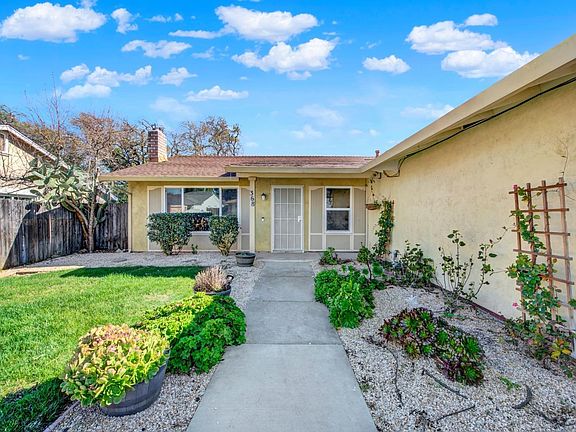 3rd image of 368 Edwin Drive
