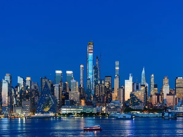 800 Avenue At Port Imperial image 1 of 33