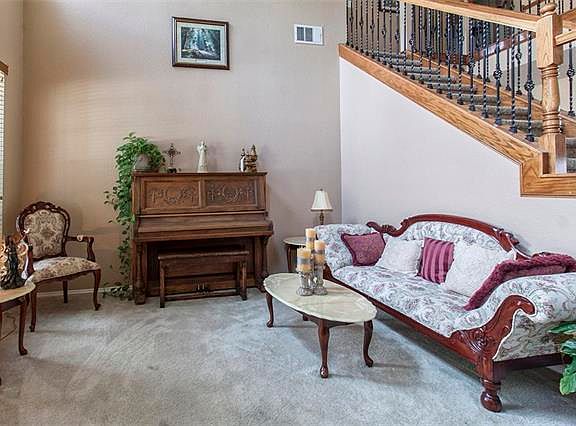 3rd image of 713 Spicewood Dr