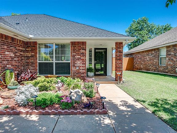 2nd image of 10608 Ashford Dr