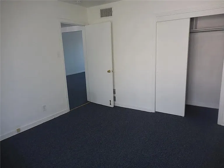 814 W Yandell Dr — Photo 13