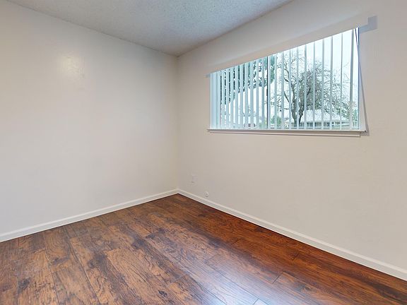 4th image of 330 Bird St Unit 20
