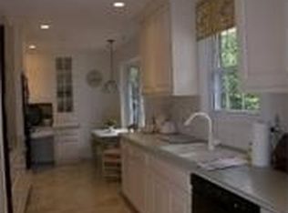3 Breeze Hill Rd, Wilmington, DE 19807