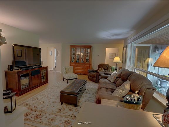 5th image of 19120 81st Ave W