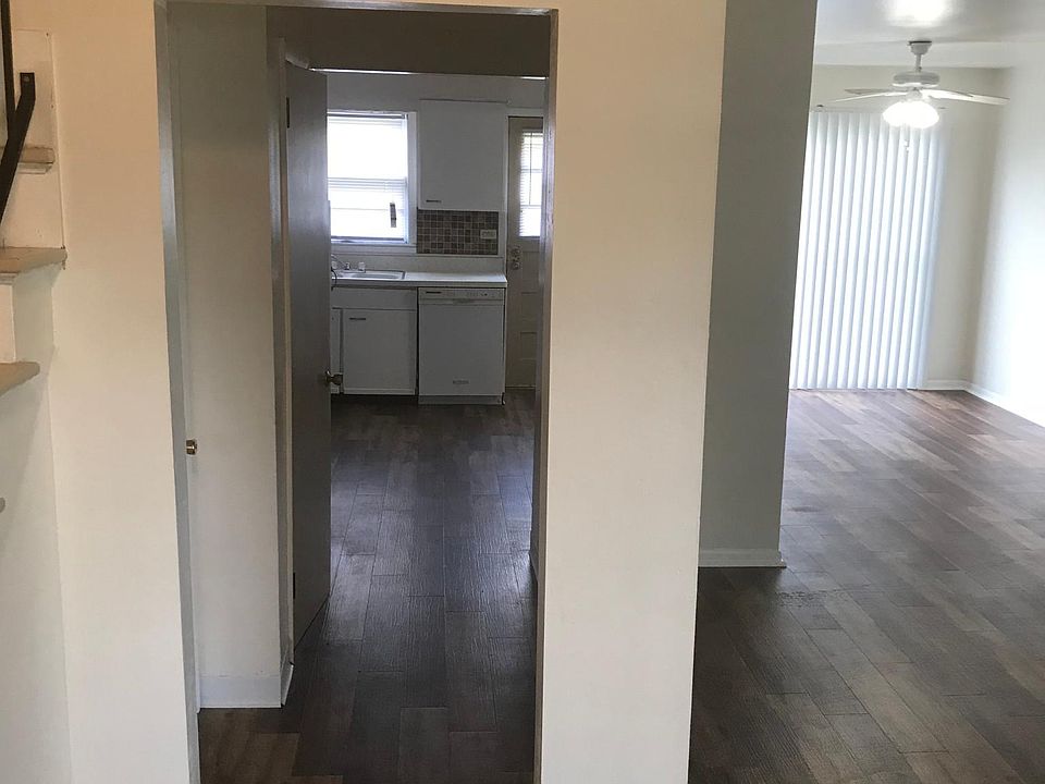 1st image of 4400 Eastridge Dr APT 12