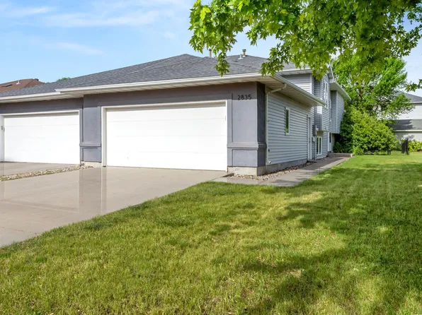 2835 Wheatland Dr S, Fargo, ND 58103