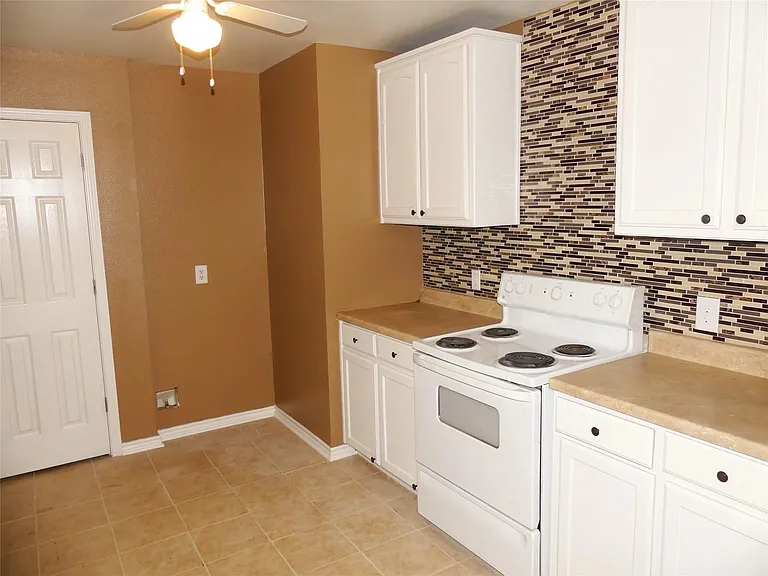 108 S Cleveland Ave — Photo 3