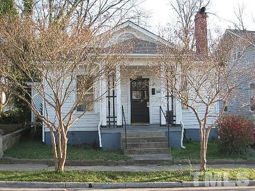 208 E Franklin St Photo 1