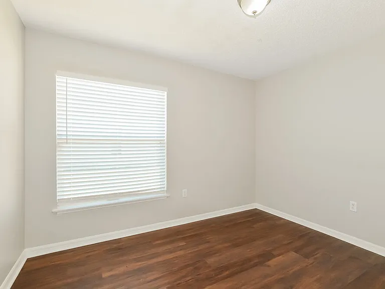 232 Tiffany Ct — Photo 12