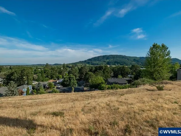 563 Coastal View Dr, Philomath, OR 97370