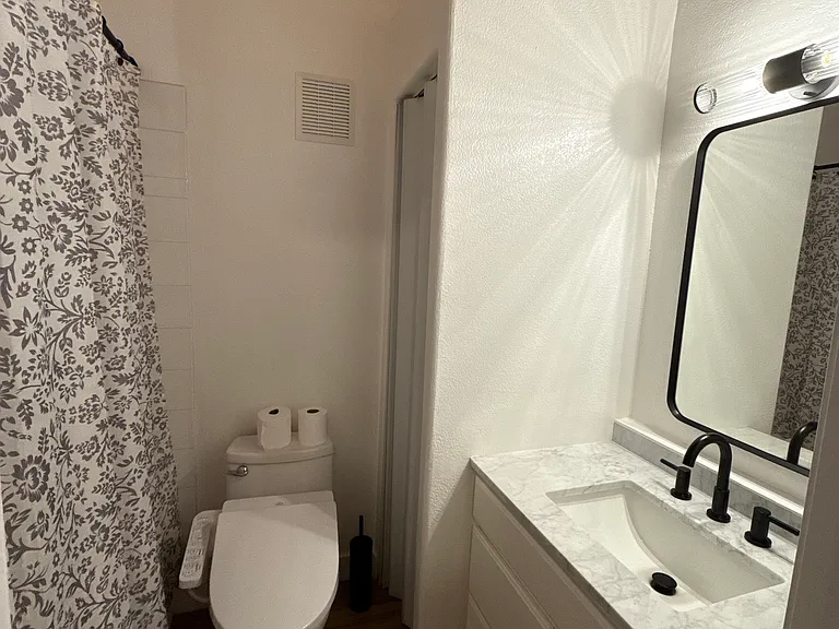 5402 W Dimond Blvd #4 — Photo 13