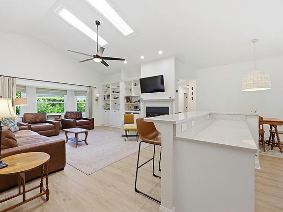 3rd image of 3347 LAKE SHORE LANE