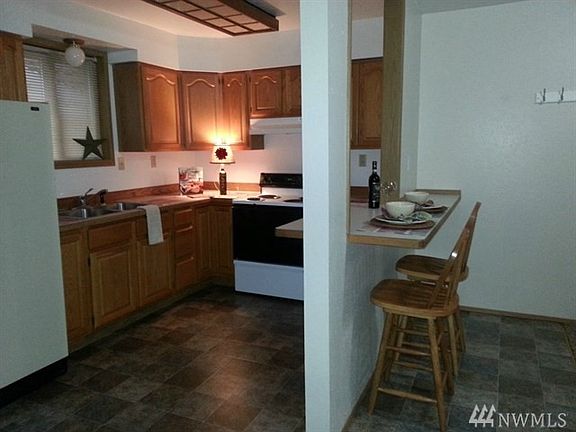 5th image of 22324 Bluewater Dr SE