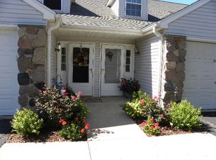 509 Lake Bluff Rd, Thiensville, WI 53092