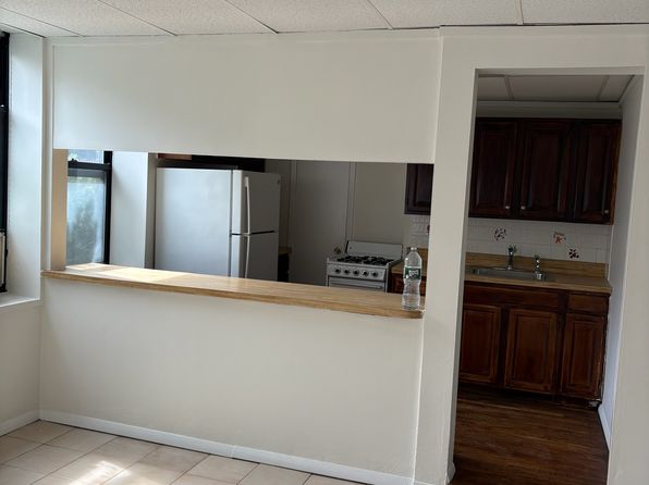 1 Broad Pkwy #1B