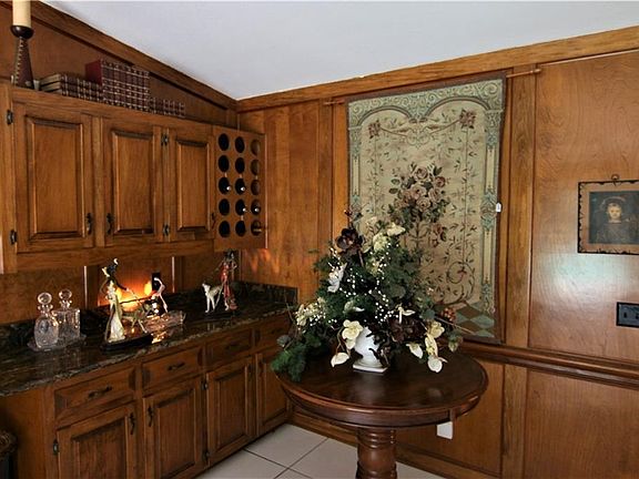 2nd image of 2000 Woody Dr
