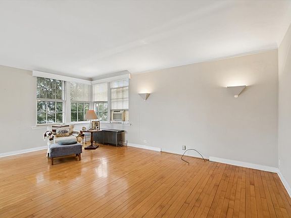 4th image of 1762 W Morse Ave