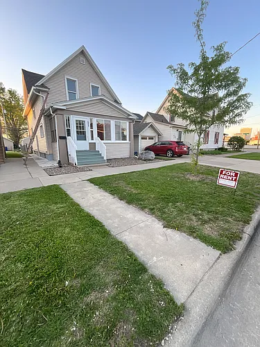 608 4th Ave SW Photo 1