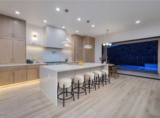 12 Oro Valley Dr, Henderson, NV 89052