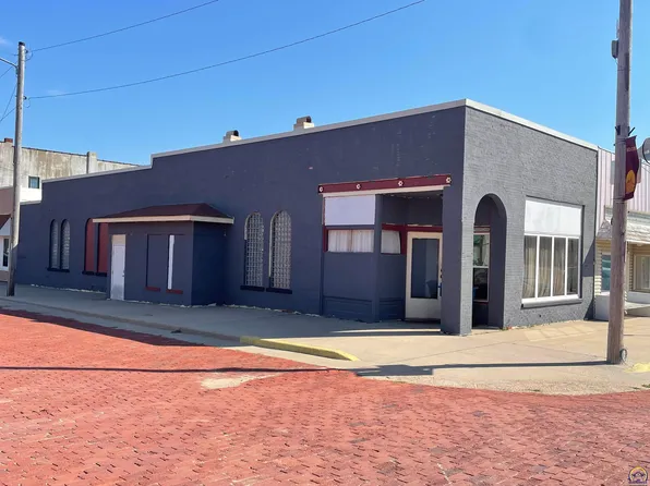 100 N 3rd St, Madison, KS 66860