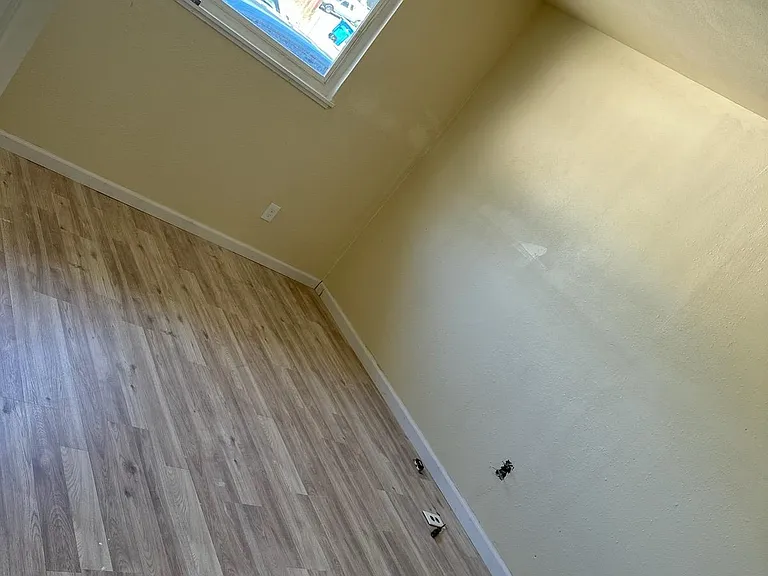 541-553 Admiral Callaghan Ln — Photo 4