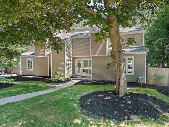 12 Williams St #1